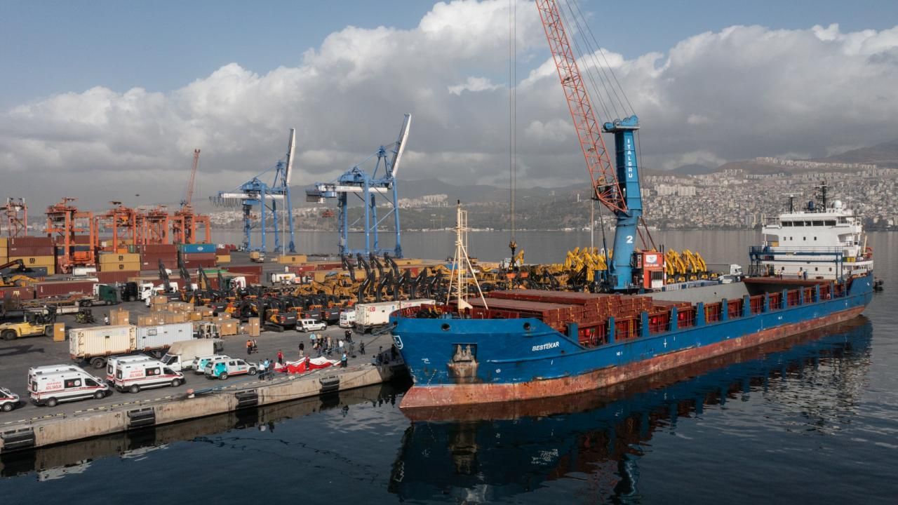 Türkiye'den Gazze'ye yardım gemisi yola çıkıyor