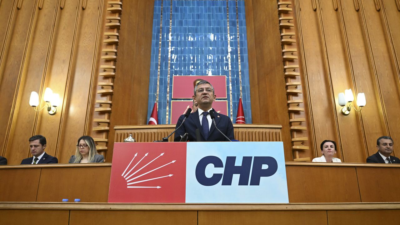 CHP lideri Özel, olağanüstü toplantı talep etti