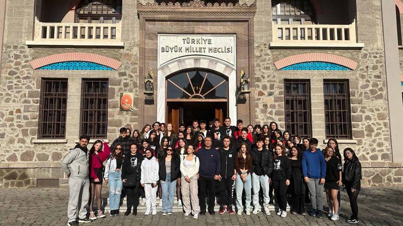 Manisa Lisesi öğrencileri Ankara’da Üniversiteleri gezdi