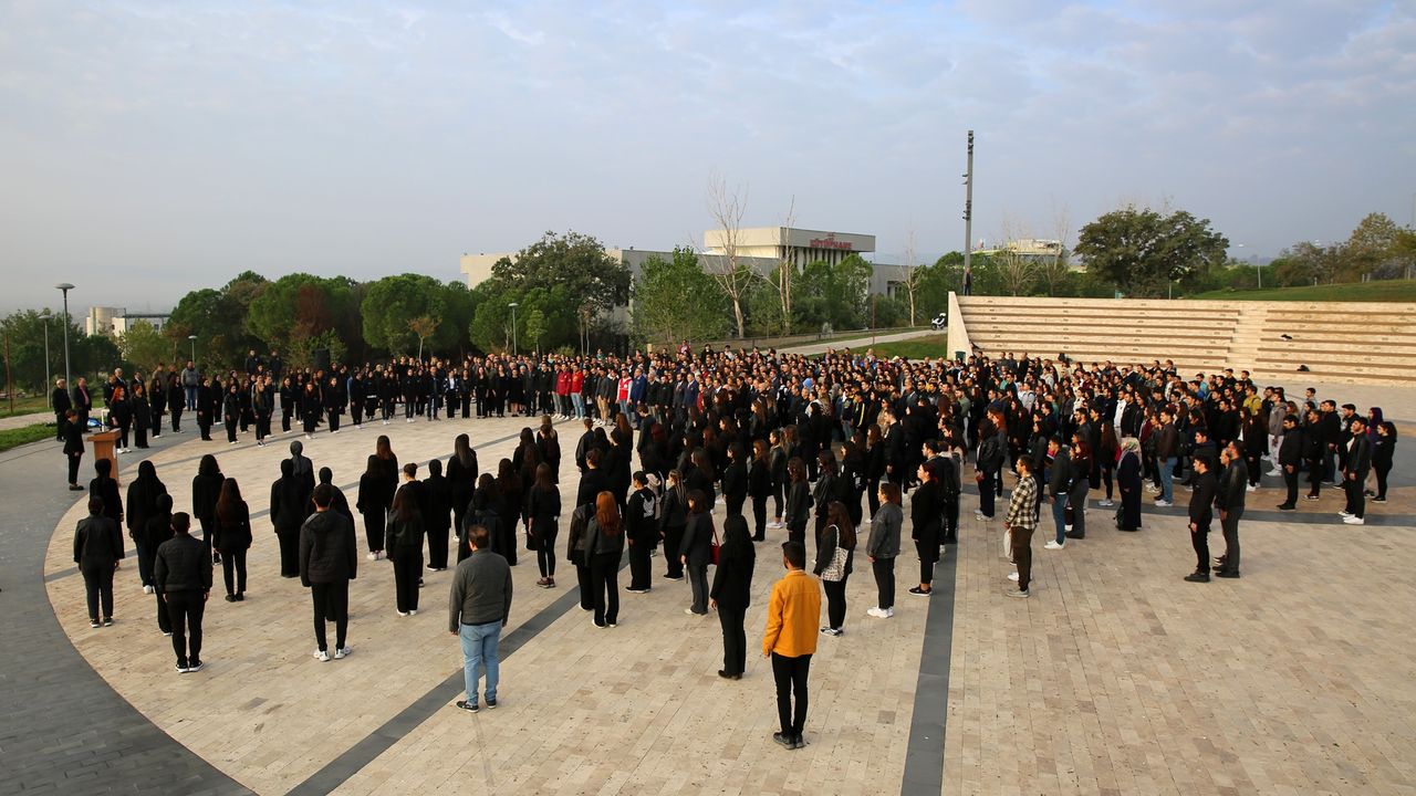 Manisa Celal Bayar Üniversitesi'nde 10 Kasım Atatürk’ü Anma Törenleri Gerçekleştirildi
