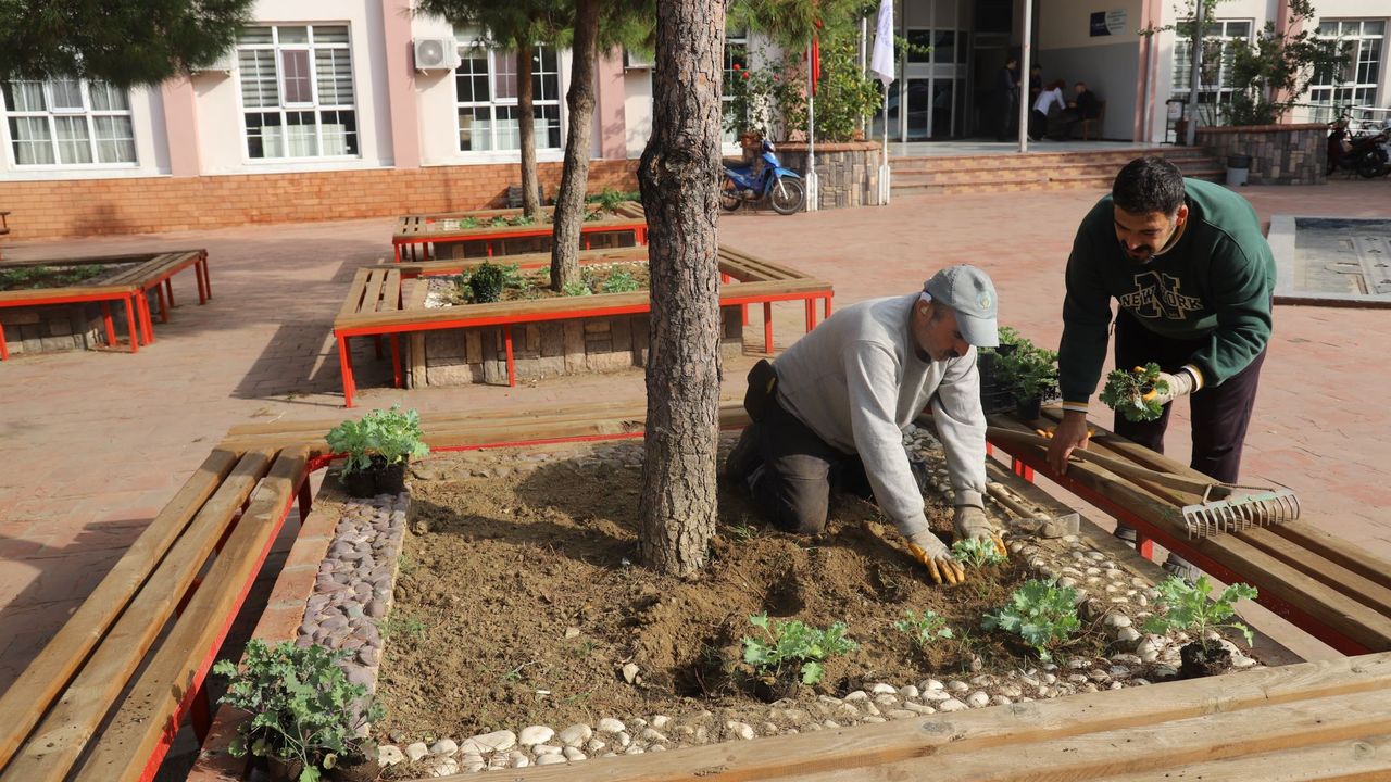 Turgutlu Belediyesi kentin çehresini değiştiriyor
