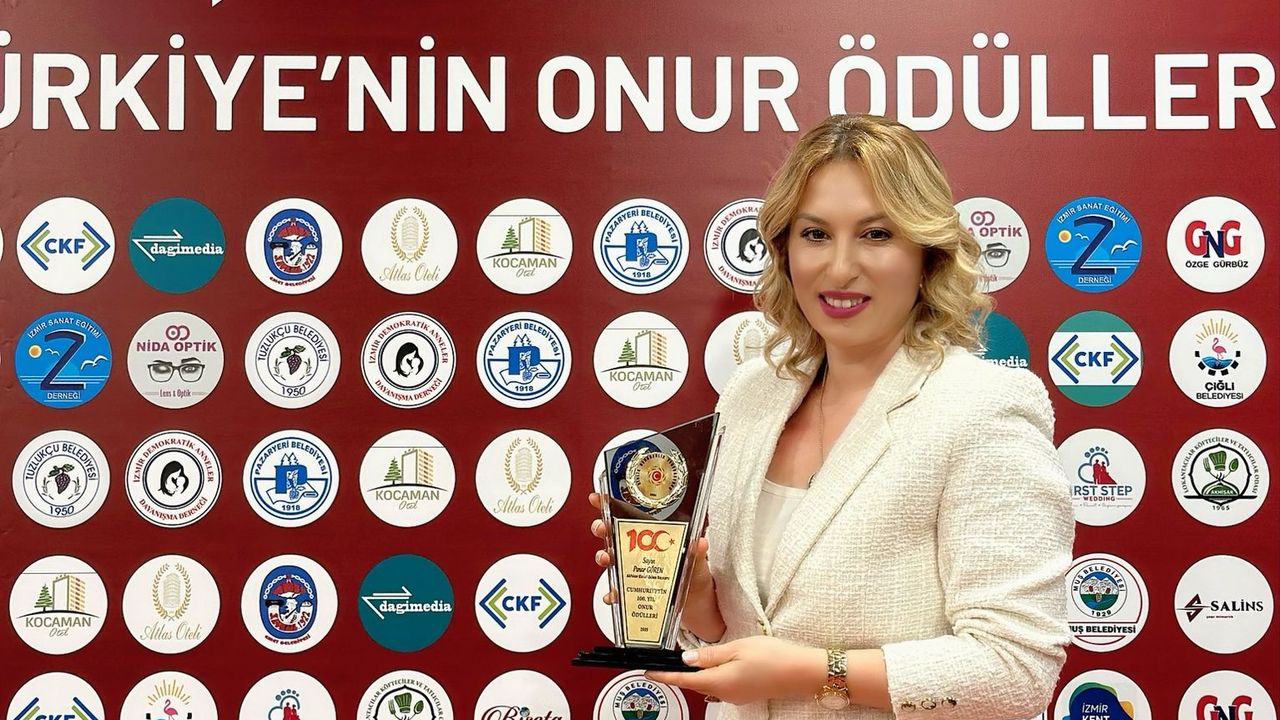 Akhisar Lokantacılar Odası Başkanı Pınar Gören'e ödül