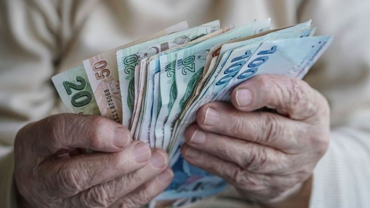 Zam farkları yatırılmaya başlandı: Hangi emekli, ne kadar maaş alacak?