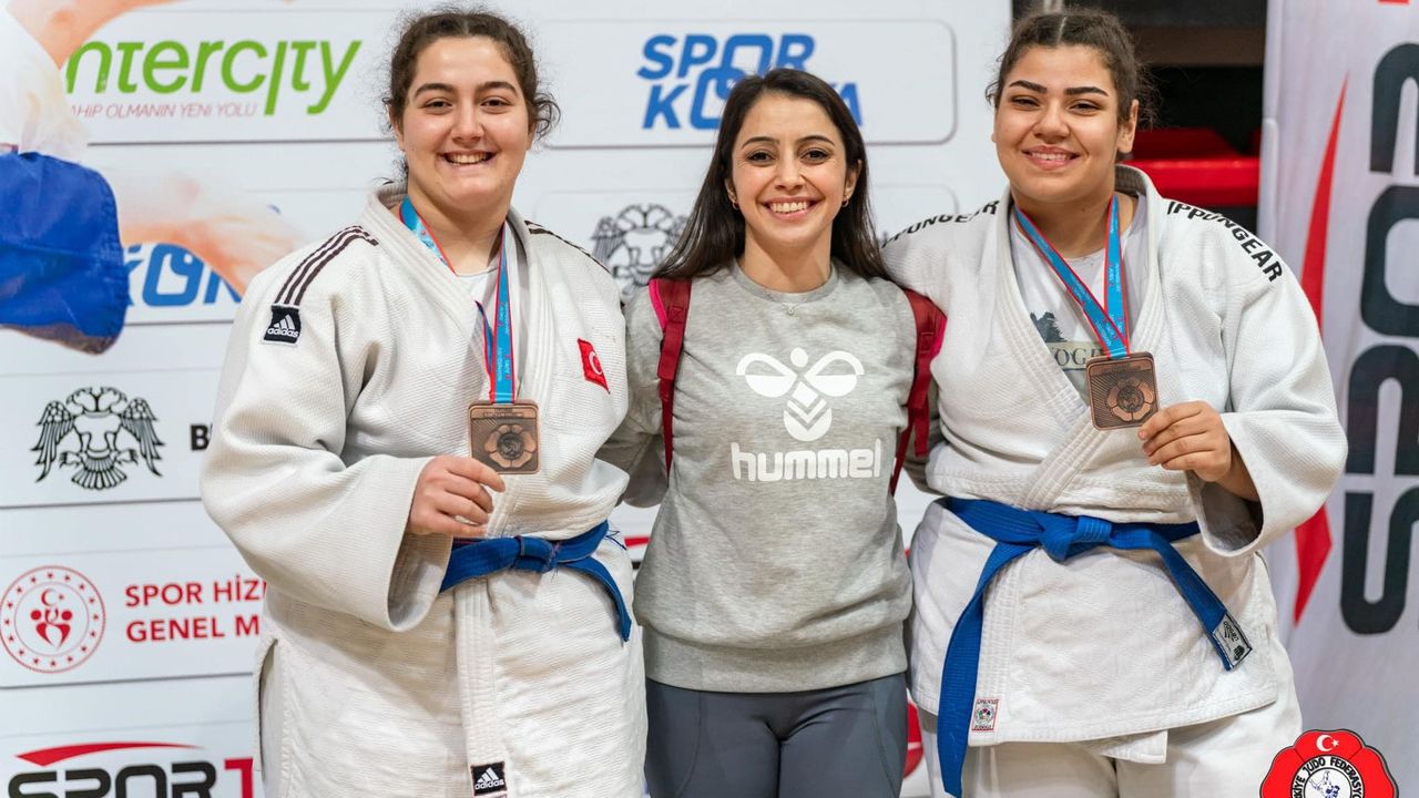 Salihlili judocular, Konya’da 2 madalya kazandı