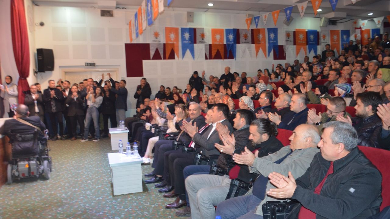 AK Parti Demirci Belediye Başkan adayı Erkan Kara projelerinden bahsetti