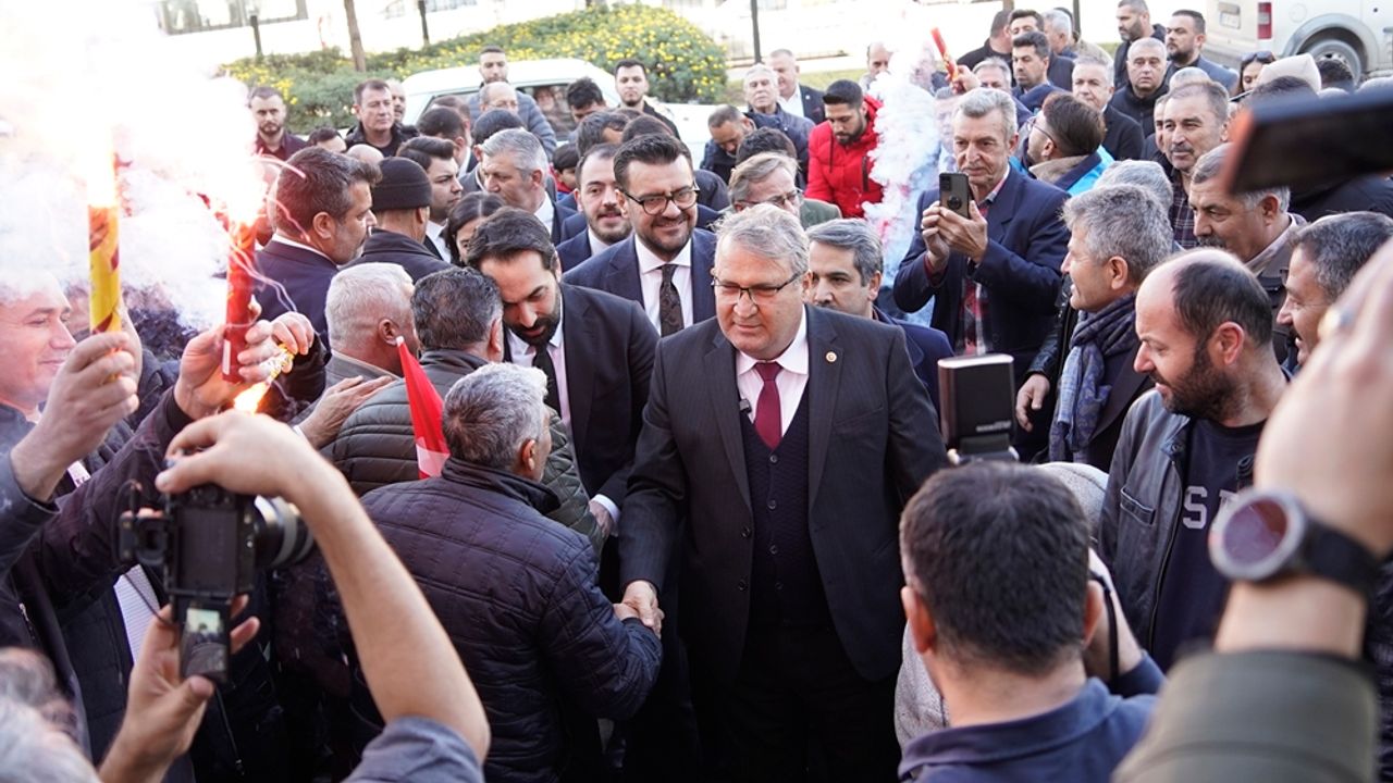 Yunusemre Belediye Başkan Adayı Mehmet Çerçi'den gövde gösterisi