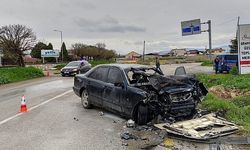 Manisa'da tır ile otomobil kafa kafaya çarpıştı: 1 ölü