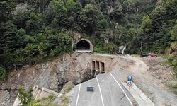 Heyelan nedeniyle kapanan Karadeniz-Akdeniz yolu havadan görüntülendi