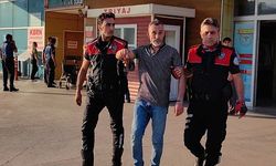 Kovaladığı Şahsı Satırla Yaraladı