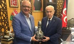 MANİSA BÜYÜKŞEHİR BELEDİYE BAŞKANI CENGİZ ERGÜN BAHÇELİ'NİN KARŞISINA KRAVATSIZ ÇIKTI