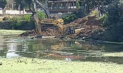 Tunca Nehri’nde İş Makinaları Balçıkta Mahsur Kaldı