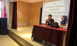 100 öğretmen ve öğrenci dolandırıcılık konusunda bilgilendirildi