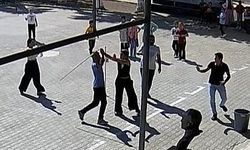 Öğretmenlere saldırı anı kamerada