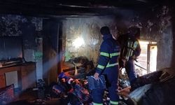 Ev yangınında anne ve 3 çocuğu yaralandı