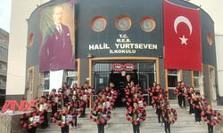 Halil Yurtseven'li minikler Atatürk'ü andı