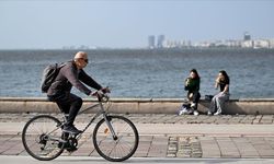 İzmir'de hava sıcaklığı 30,2 dereceyle rekor kırıyor