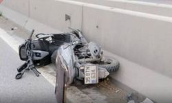 İzmir'de otomobilin çarptığı motokurye hayatını kaybetti
