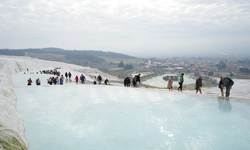 Pamukkale yılın son gününde yine göz kamaştırıyor