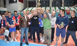 Salihli'de öğretmenler turnuvada ter döktü