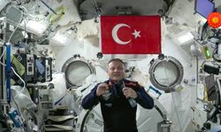 İlk Türk uzay yolcusu Gezeravcı'nın dönüşü ertelendi