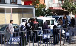 Turgutluspor-Karşıyaka maçı öncesi arbede: 1 polis yaralandı