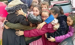Öğrencilerin kapısında şarkı söylediği Zeynep öğretmen hayatını kaybetti