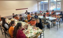 Sarıgöl'deki okulda tarhana çorbası etkinliği yapıldı