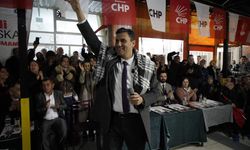 Ferdi Zeyrek'in Aşağıçobanisa'ndaki seçim çalışması mitinge dönüştü