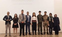 Liseli öğrenciler Mehmet Akif Ersoy'un şiirleriyle yarıştı