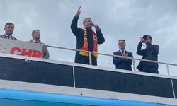 Özgür Özel İzmir'de adayını halka tanıttı