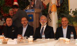 AK Parti Alaşehir teşkilatı iftar yemeği düzenledi