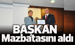 Manisa Büyükşehir Belediye Başkanı Ferdi Zeyrek mazbatasını aldı