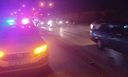 3 tır ve polis aracının karıştığı zincirleme trafik kazasında 3'ü polis 4 yaralı