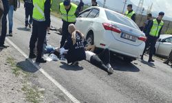 Otomobiller kafa kafaya çarpıştı: 7 yaralı