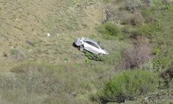 Otomobil 50 metrelik uçurumdan taklalar atarak yuvarlandı