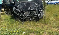 Transit ve hafif ticari araç çarpıştı: 11 yaralı