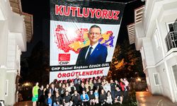CHP Lideri Özel’in Manisa'daki komşularından coşkulu kutlama