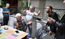 Manisa’da CHP’nin seçim zaferini davullu zurnalı kutlama