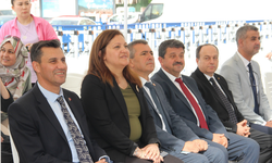 Manisa’da Kazak ve Türk gençlerden Vali ve Başkanlara mesir macunu ikramı