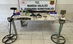 Manisa'da kaçakçılara yönelik operasyon: 12 zanlı yakalandı
