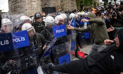 Taksim Meydanına ilerlemeye çalışan ve polislere saldıran 210 şahıs gözaltına alındı