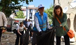 Yunusemre’de 2,5 ton çöp toplandı