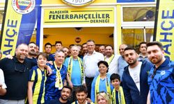 Aziz Yıldırım Manisa Fenerbahçeliler Derneğini ziyaret etti
