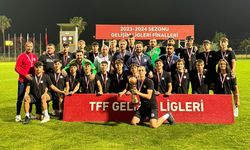 Manisa FK U16 takımı 3'üncülük kupasını kazandı