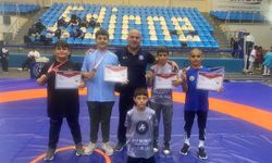 Türkiye 3'üncüsü olan güreşçiler Manisa’ya 3 madalyayla döndü
