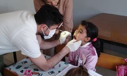 Yunusemre Belediyesi kırsal mahallelerde diş taraması yapıyor