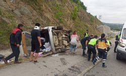 Bayram ziyaretine giden aile kaza yaptı: 1'i ağır 8 yaralı