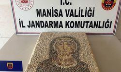 Manisa'da ele geçirilen Geç Roma Dönemi'ne ait mozaik  müzeye teslim edildi