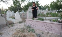 32 yıl sonra hem kendi mezarını buldu