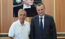 Gazeteci Yavuz Donat Başkan Balaban'ı ziyaret etti